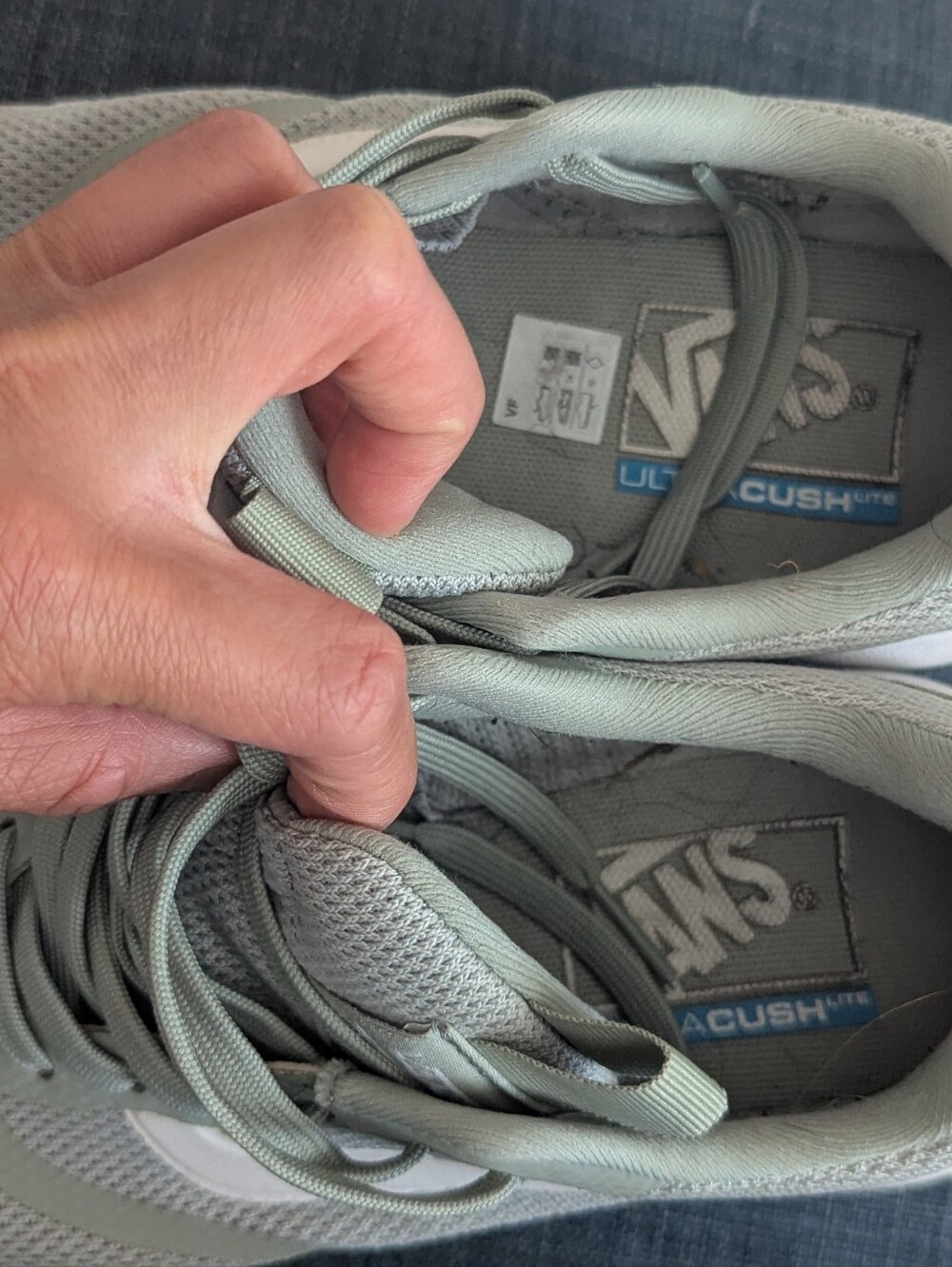 vans sneakers - Picture 5 of 6